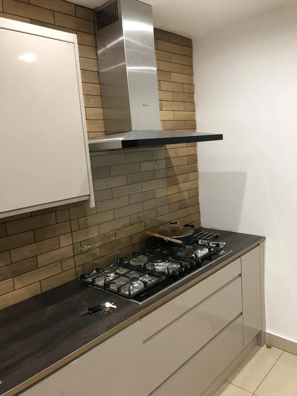 Kitchen backsplash tiling in Barnet